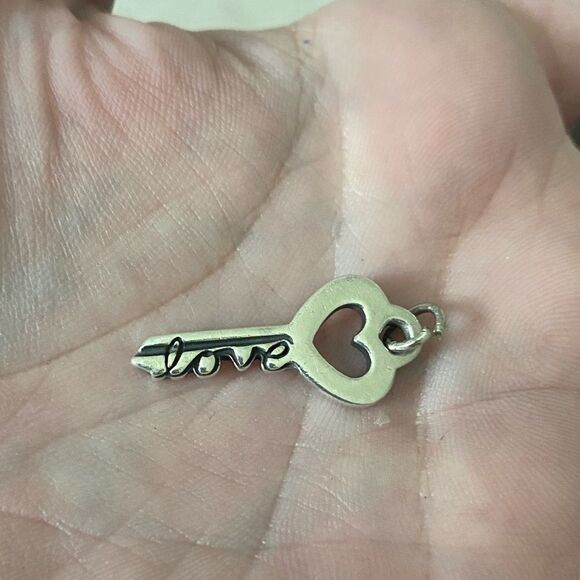 James Avery Retired Key Of Love Charm - Picture 1 of 2